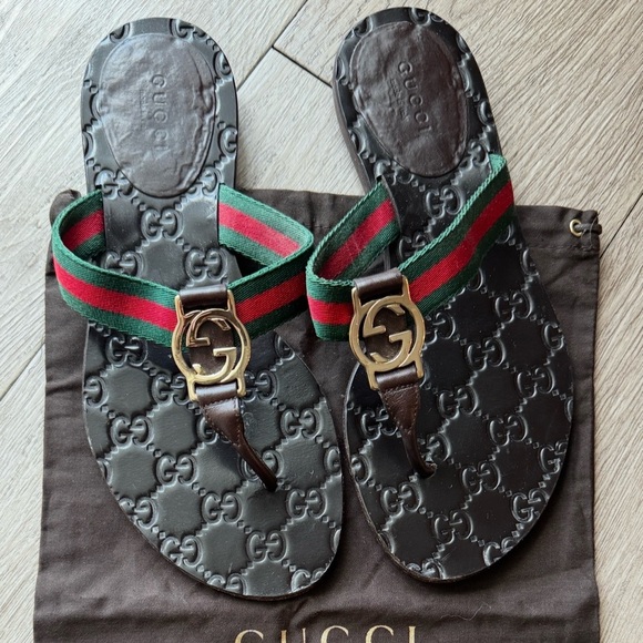 Gucci Dark Brown Sandals with Signature Green and Red Straps Authentic. - Picture 2 of 16